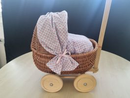 Puppenwagen aus Korb mit Stoffbezug, Top Zustand!