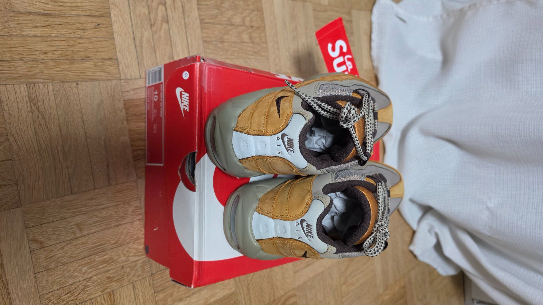 Nike Scarpe da uomo: Nike Air Max 95 "Varsity Maize" T44 DSWT Réf 538416-700 – Nuovo e nell'imballaggio originale da Cologny venduto da Maxime1223 4