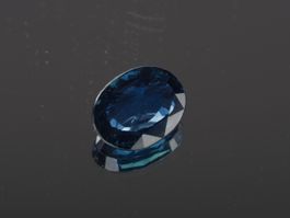 Natural Ceylon Sapphire 0.88ct Blue - Incl. Certificate