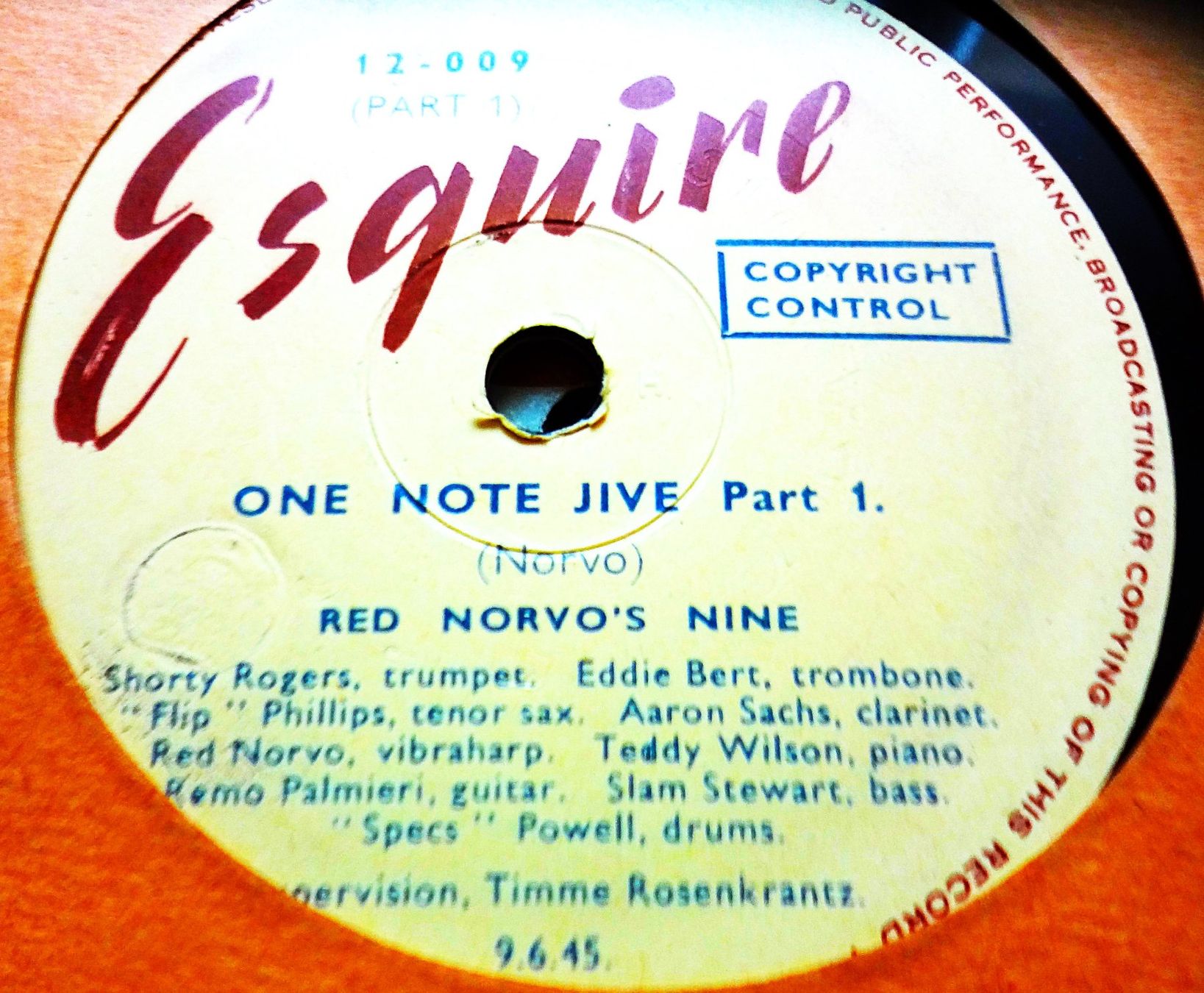 Dischi in vinile: Album mit 12 Stück 30cm Jazz Schellackplatten – Usato da Hemishofen venduto da Phonomandy 5