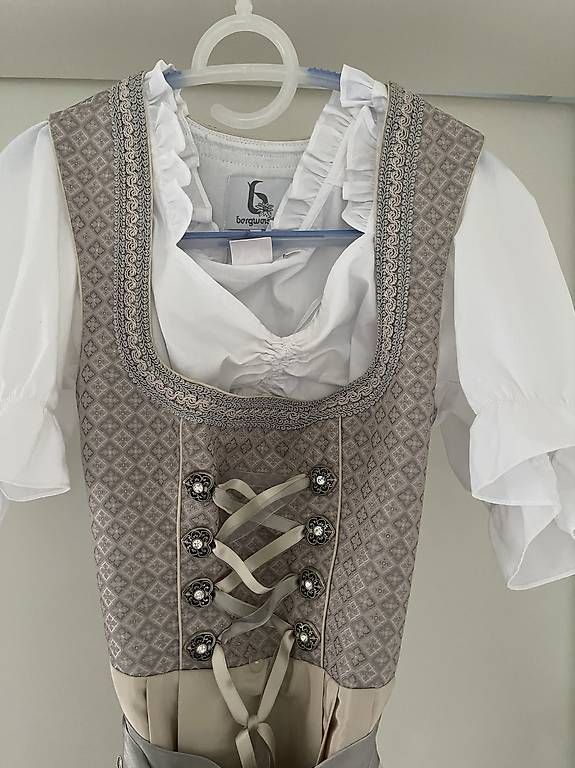Vestiti: Edles Designer Dirndl mit Spitzen beige – Usato da Winterthur venduto da uri55 1