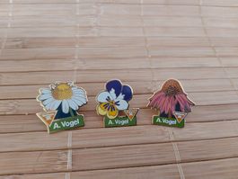 3 hübsche Pins A. Vogel, Blumen