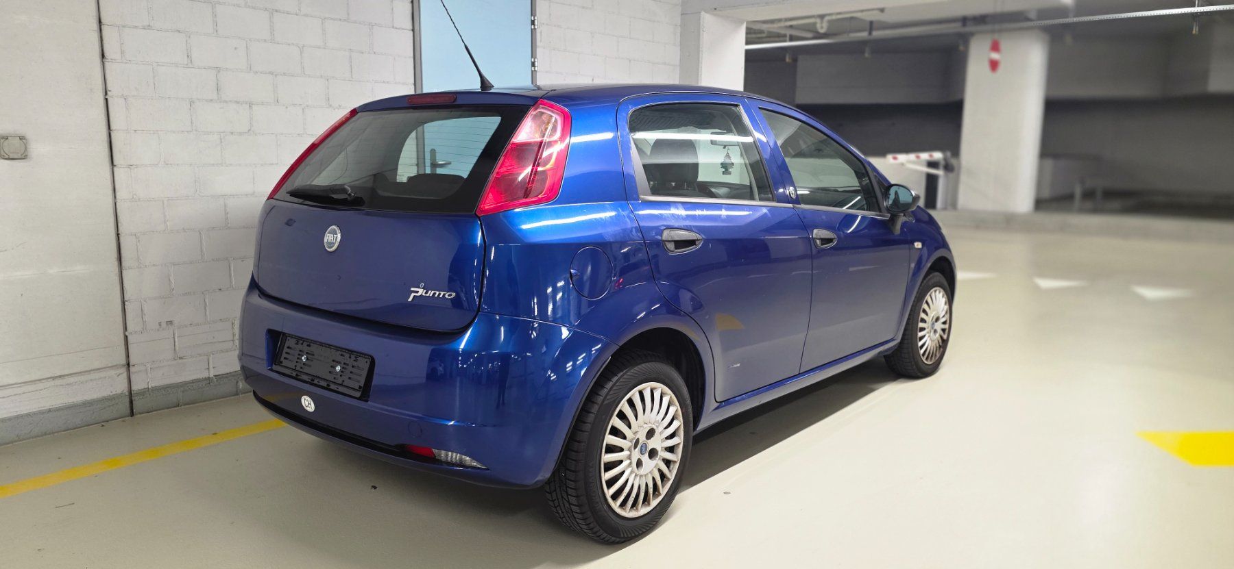 Fiat Automobili: FIAT Punto 1.4 Dynamic - Ab Platz Angebot – Usato da Winterthur venduto da LTEAUTOMOBILE 3