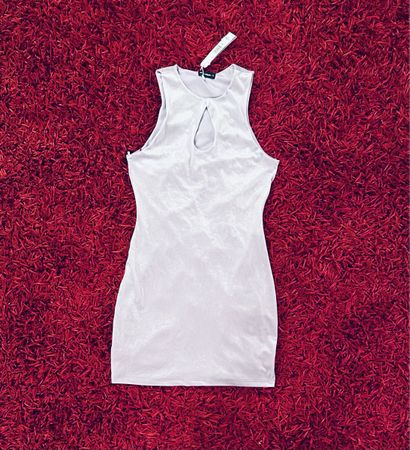 Neu mit Etikett, Samtkleid stretch lila, Etuikleid velour