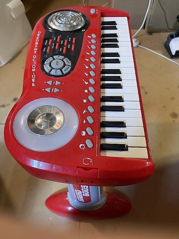 Jouets: Kleinkinder Keyboard  – D'occasion à Lengnau BE par phi_ygb5 1