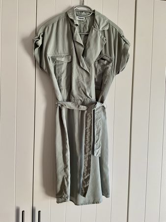 NOISY MAY Kleid Grösse M grün