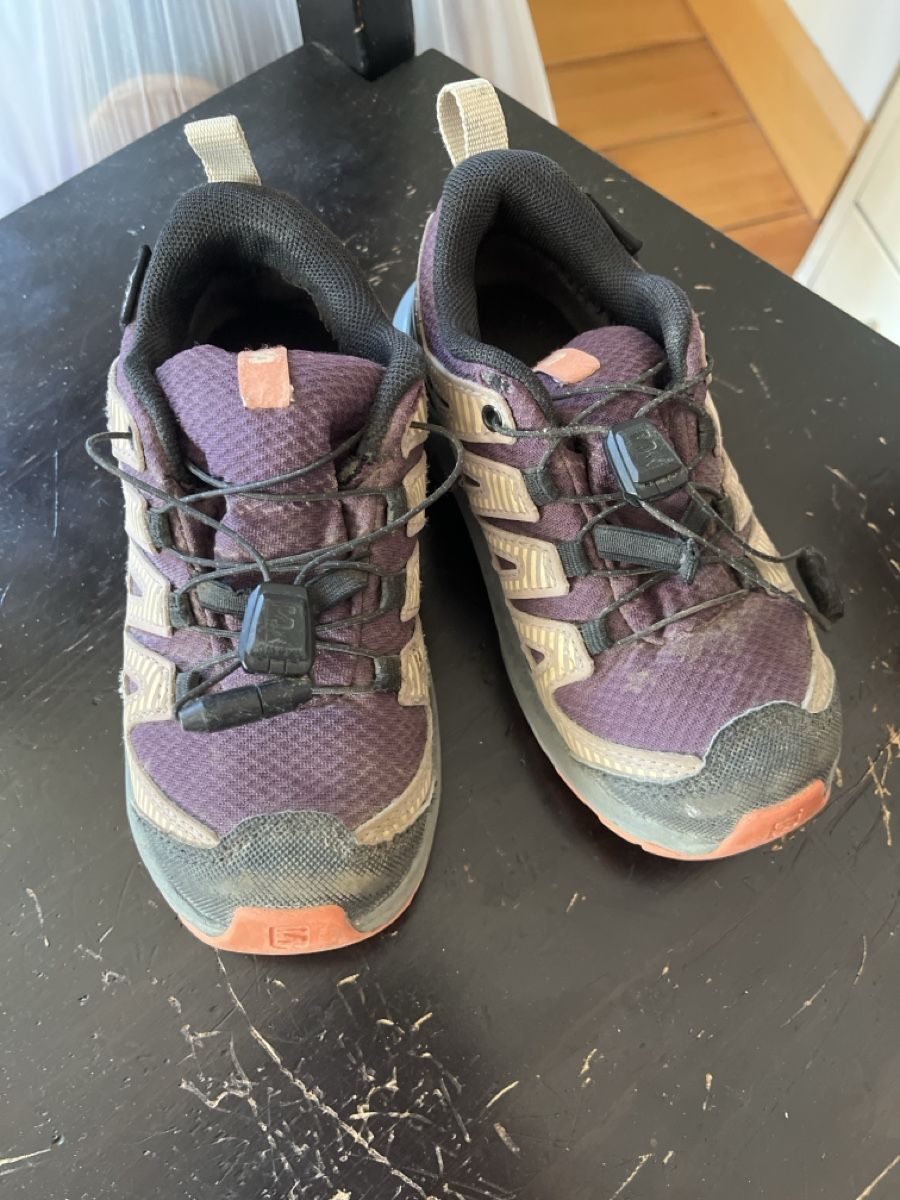 Scarpe per ragazzi: Salomon violett 28 – Usato da Bern venduto da Lee.loo