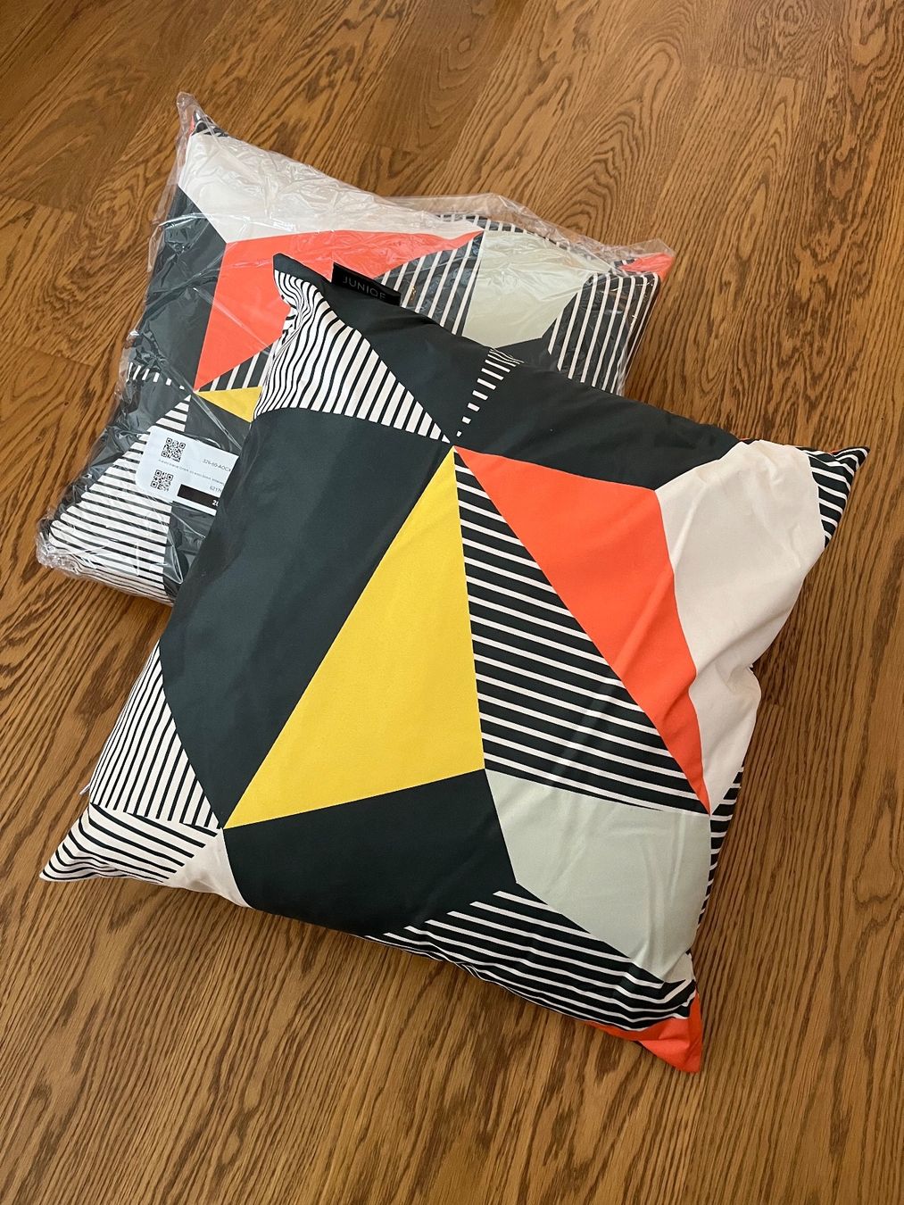 Kissen: 2 neue Kissen 50x50cm – Neu und originalverpackt aus Zürich von car_cr6w 2