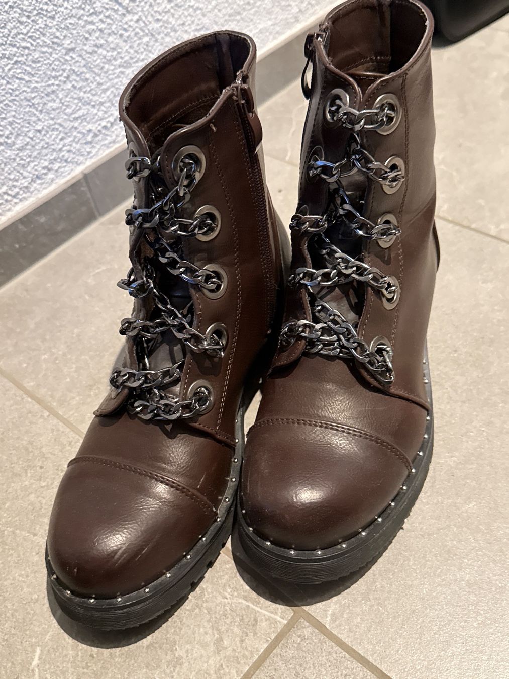 Scarpe da donna: Stiefeletten Schuhe Gr. 39 – Usato da Amriswil venduto da used2use 1