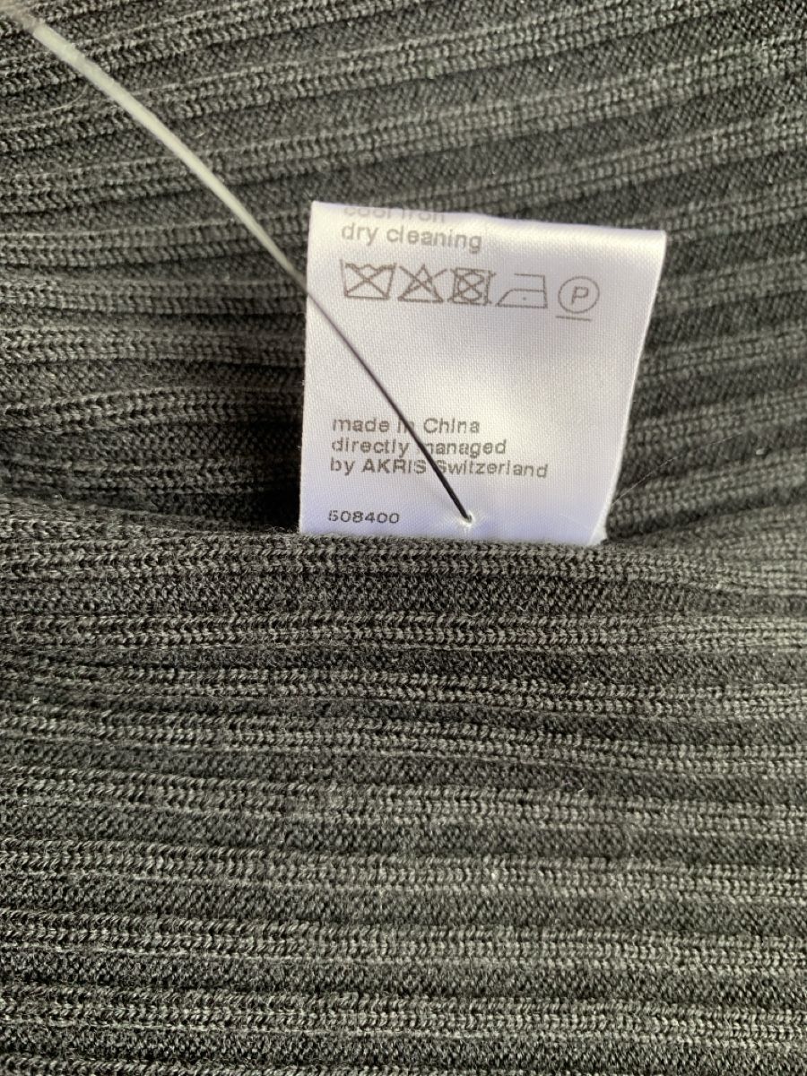 Akris Pulls & Sweat-shirts: AKRIS: Schwarzer Rollkragenpullover mit Puffärmel, 36 – D'occasion à Luzern par designluzern 8