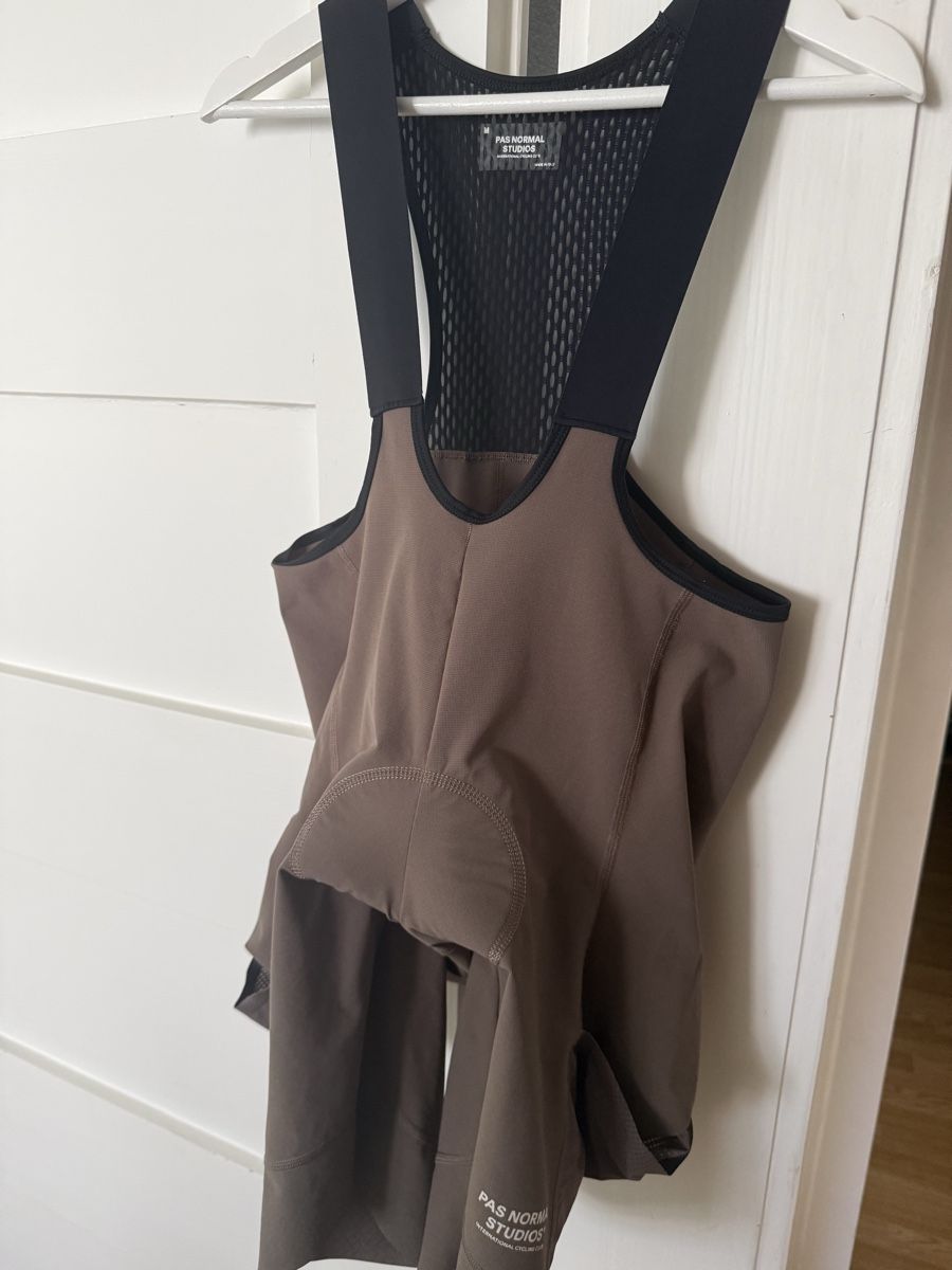 Altro in  Abbigliamento & Accessori: Pas Normal Studios Cargo Bib (Gravel) – Usato da Zürich venduto da cecamobe01 4