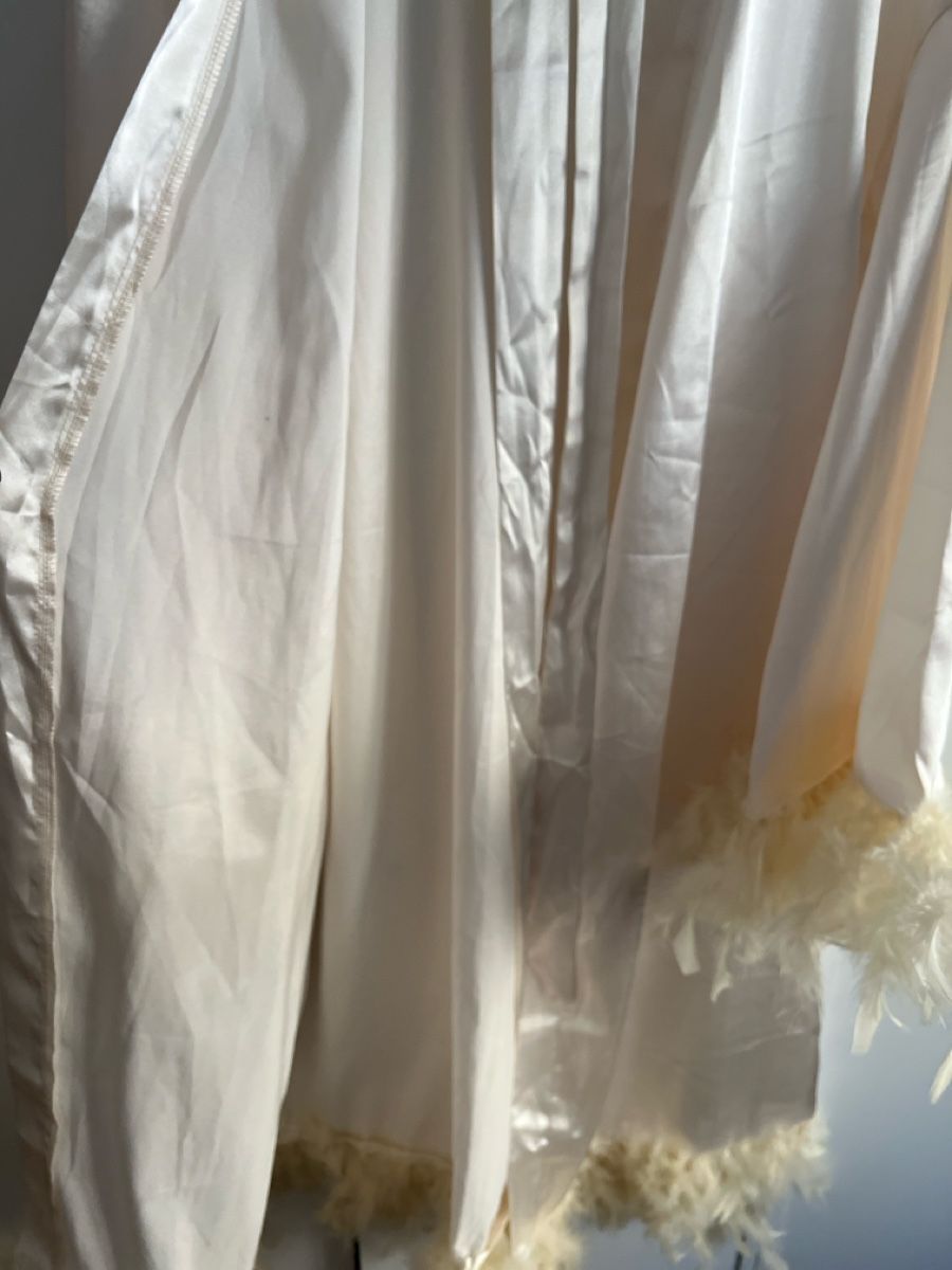 Accappatoi: Peignoir avec Plumes synthétique Taille Unique – Nuovo (secondo la descrizione) da Renens VD venduto da sar_bwz5 4