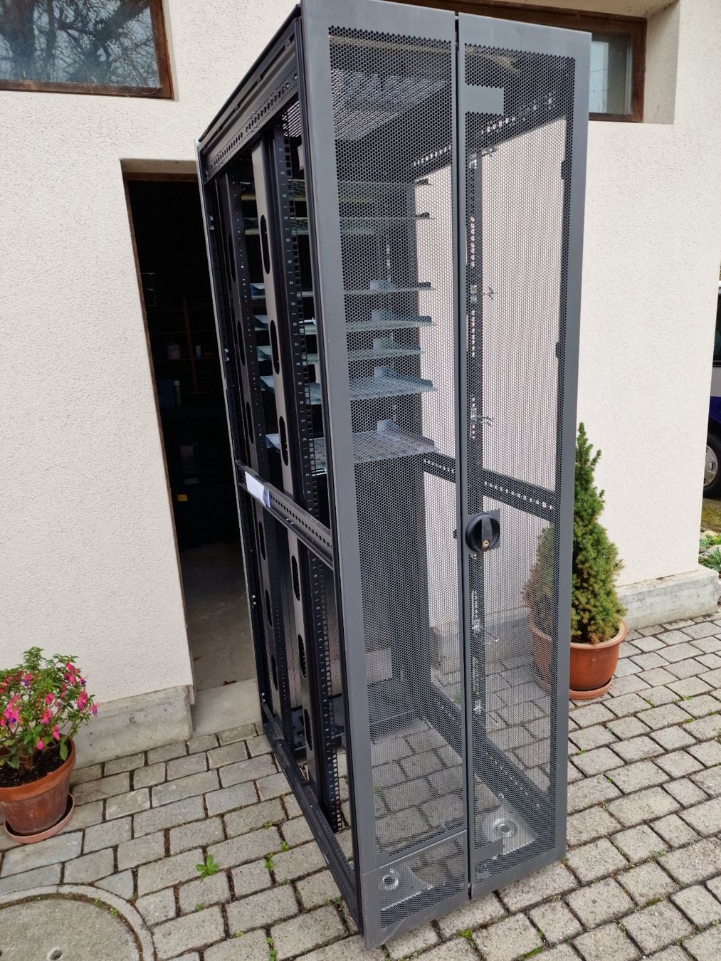 Hewlett Packard Racks & Ständer: HP G3 Fullsize 42U Server Rack – Gebraucht aus Geltwil von Manu-7 2
