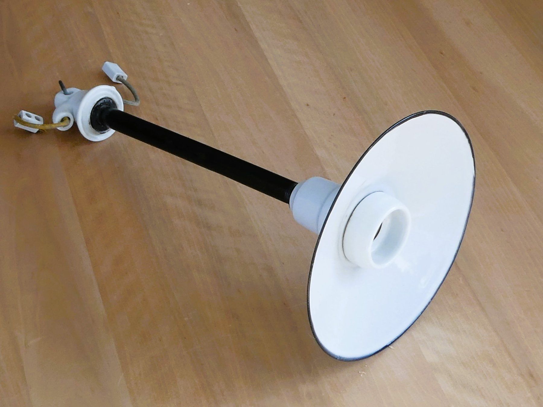 Lampadari & plafoniere: Stalllampe antik – Usato da Beromünster venduto da legolas_mt-gd 1