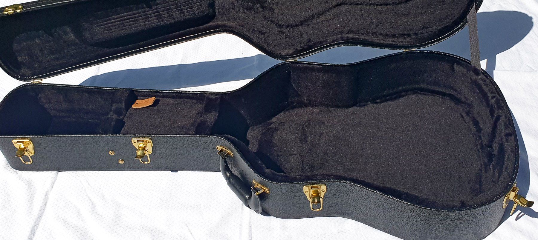 Gibson Musikinstrumente: Gibson Case Dreadnought Plüsch SCHWARZ Gitarrenkoffer – Gebraucht aus Basel von x-hobby 6