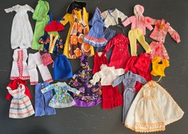 Lot de vêtements pour la poupée Petra de Plasty III