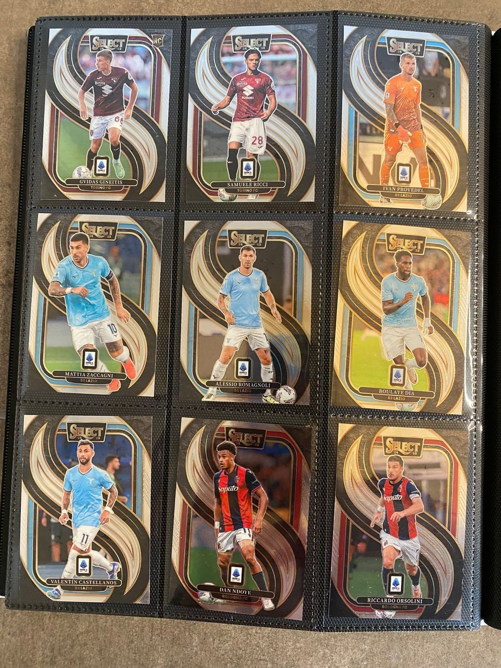 Panini Carte collezionabili: 2024-25 PANINI SELECT SERIE A Base Karten aussuchen – Nuovo (secondo la descrizione) da Waltenschwil venduto da fabric26 3