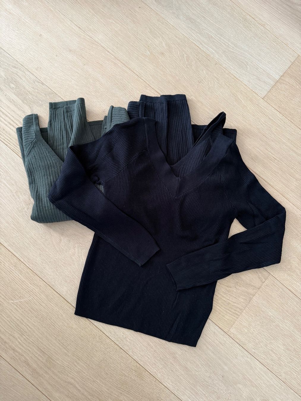 Only Lotti di vestiti: 3 Pullover Damen gerippt, Gr. M Only wie NEU – Nuovo (secondo la descrizione) da Buhwil venduto da Lin66 2