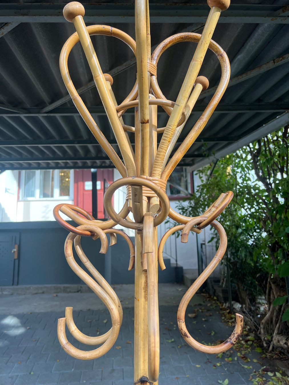 Guardaroba: Vintage Kleiderständer / Rattan Parrot – Usato da Aarburg venduto da Annemarie16 6