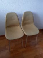 2 Stühle mit Metallbeinen in Holzoptik