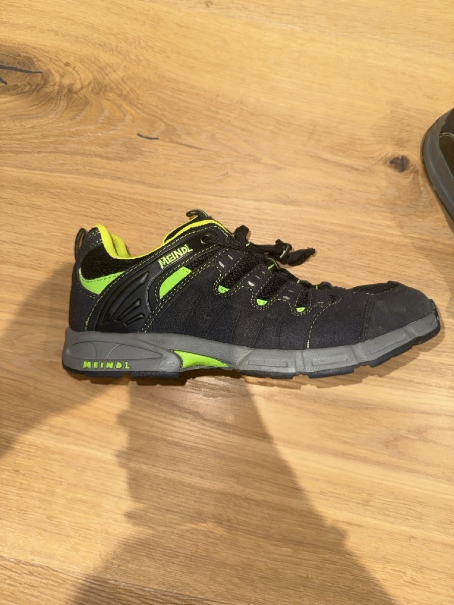 Meindl Scarpe per ragazzi: Meindl Trekkingschuhe Grösse 39 schwarz/neon – Usato da Salenstein venduto da Oliver0808 1