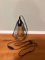 Nachttischlampe 