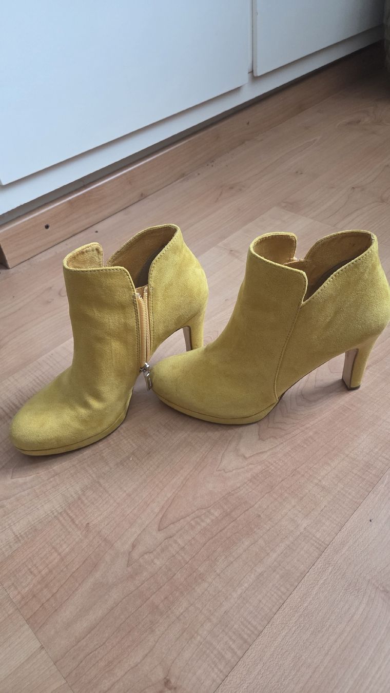 Tamaris Scarpe da donna: Stiefeletten Gr.39 – Usato da Schüpfheim venduto da nat_vf5b 1