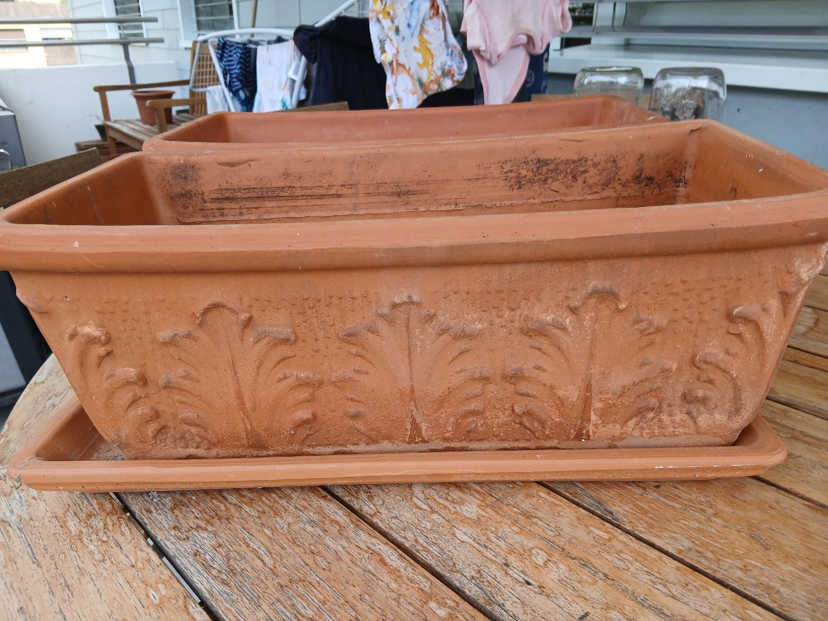 Pots de fleurs: 2 Terracotta Planters with Saucers Used Condition – D'occasion à Effretikon par ann_mg5q 1