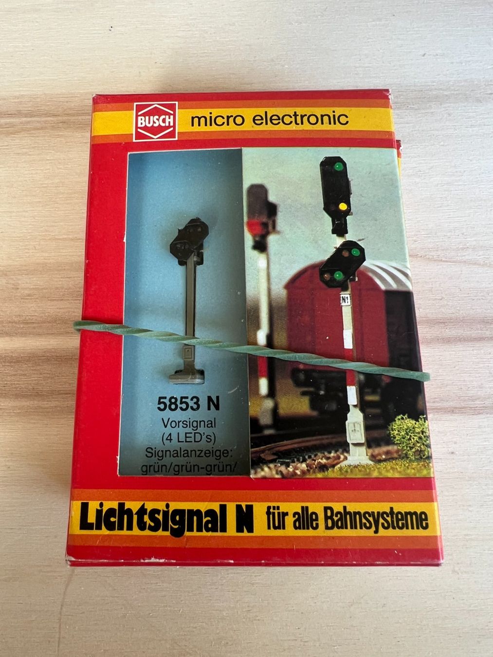 Busch Modellini di ferrovie: Lichtsignal N von Busch – Nuovo e nell'imballaggio originale da Niederhasli venduto da Betzgi