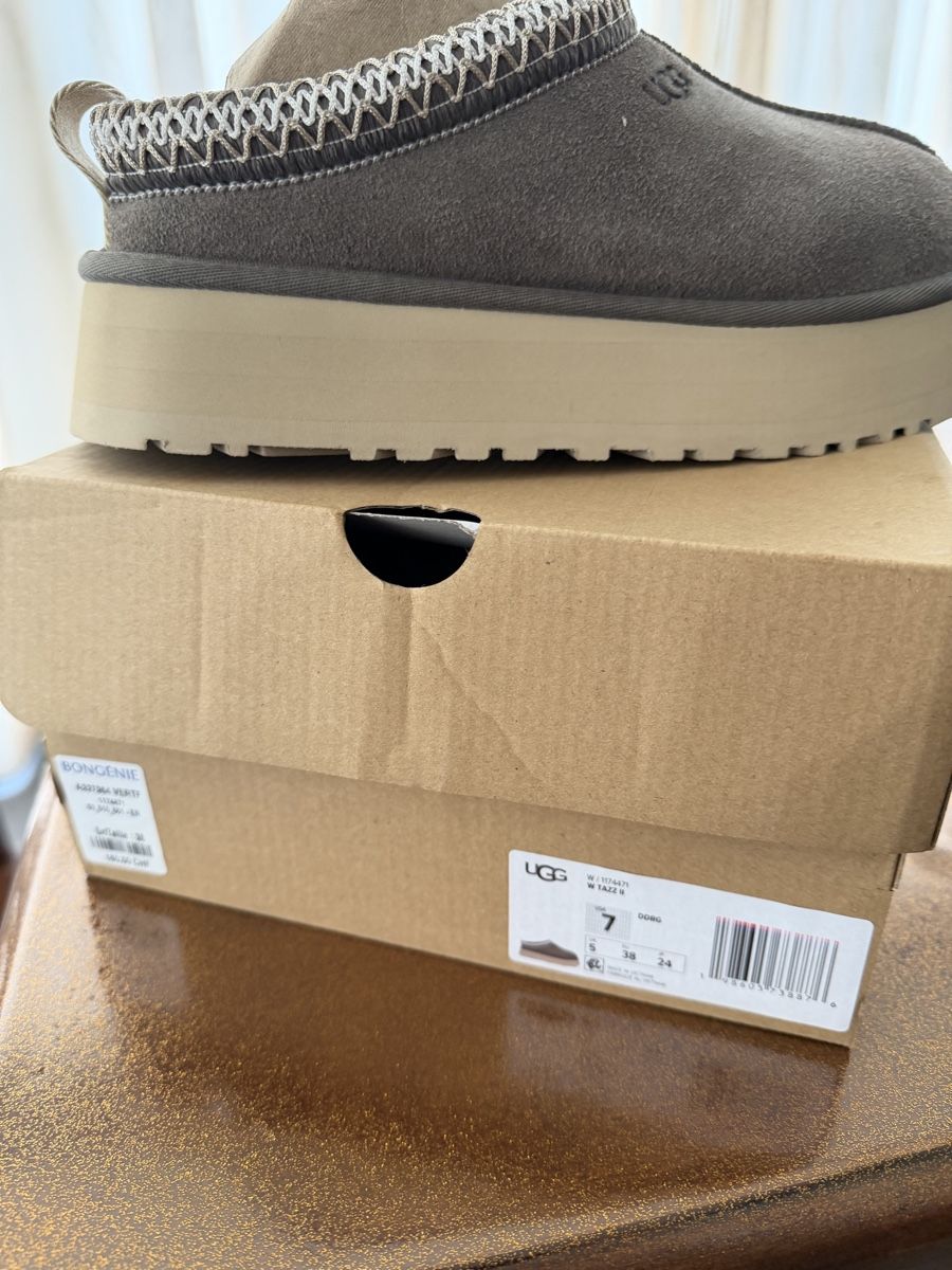 Ugg Scarpe da donna: Ugg große 38 neu – Nuovo e nell'imballaggio originale da Allschwil venduto da fig_rs5d