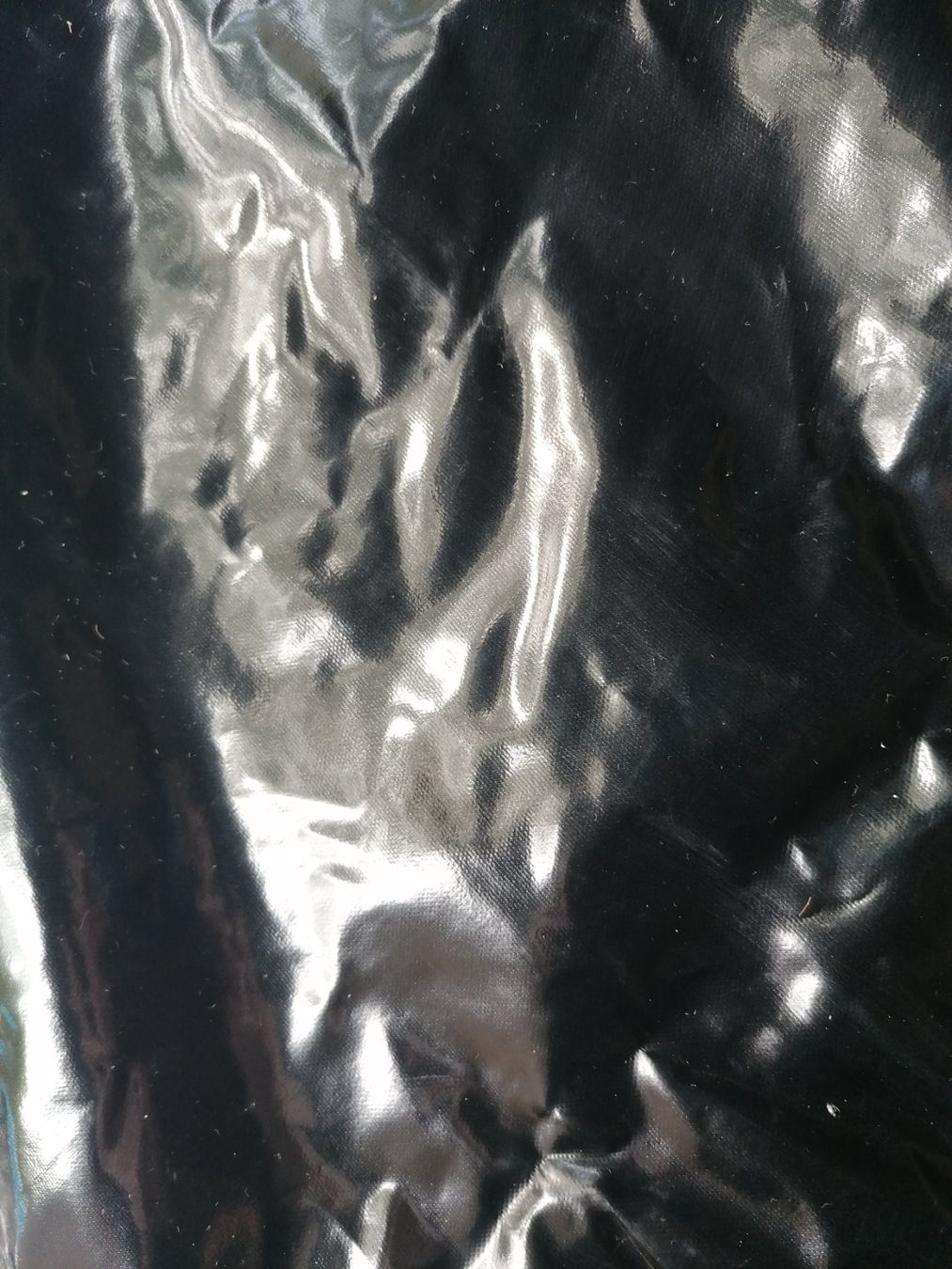Tessuti: Glaenzender Kunststoff schwarz – Usato da Chezard St-Martin venduto da Loucail 2