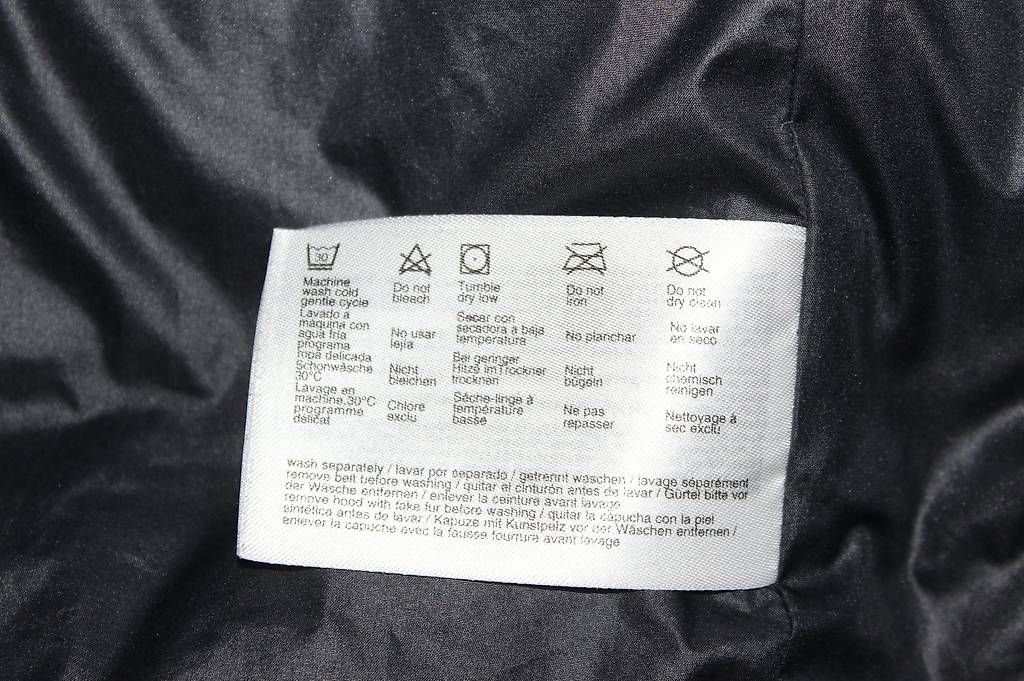Esprit Cappotti: Daunenmantel Esprit - M – Usato da Basel venduto da Mila_Graf 3