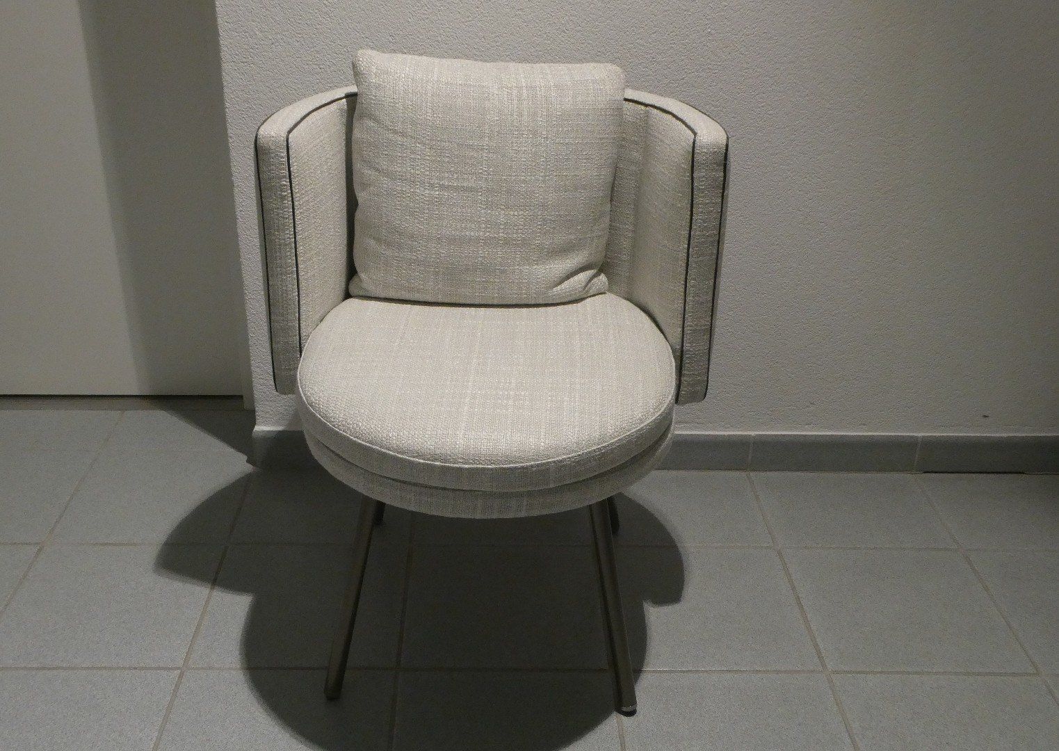 Minotti Chaises: Minotti 4 Esszimmerstühle Torii – Neuf (Voir description) à Wil SG par GAMMA_Wil 4