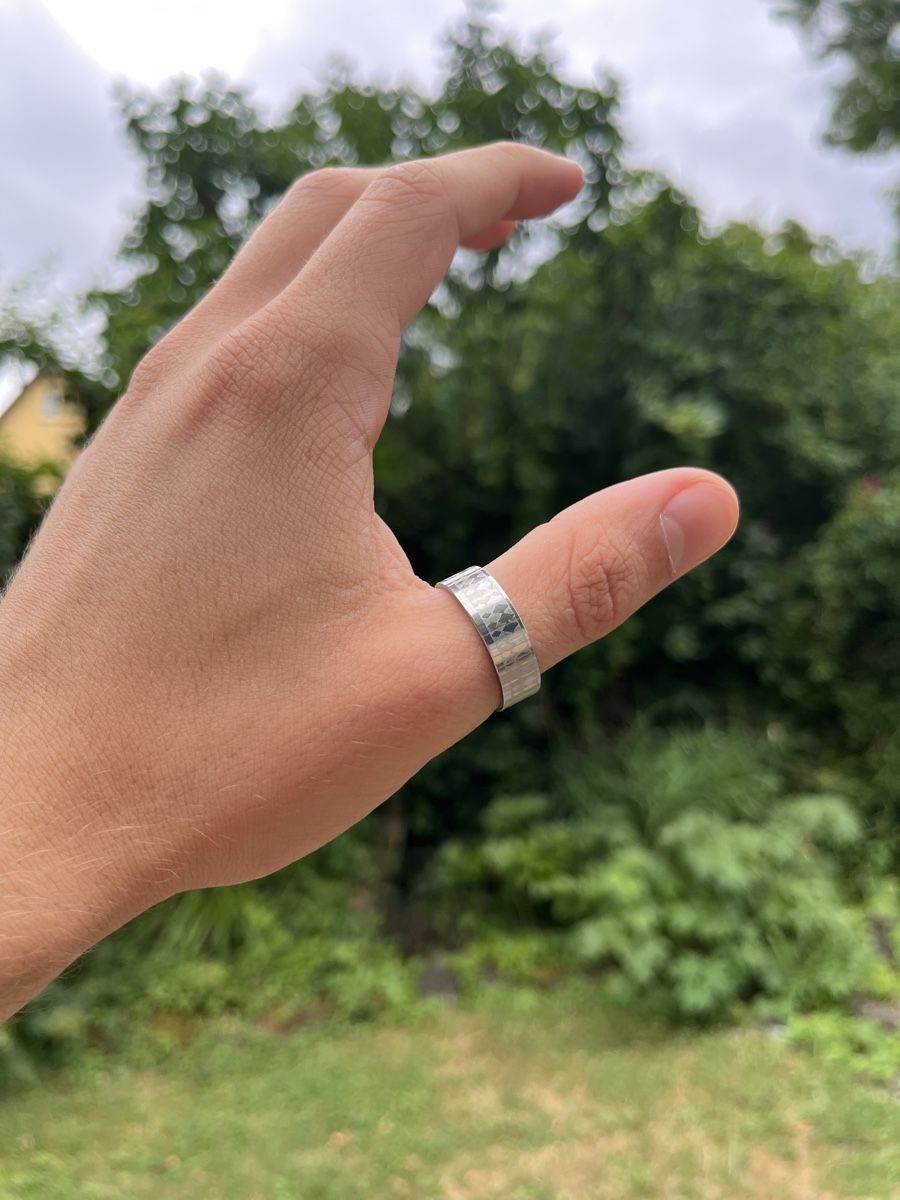 Anelli: Ring aus Edelstahl Silber-Optik gemustert Modeschmuck – Nuovo (secondo la descrizione) da Tägerwilen venduto da Alexander716