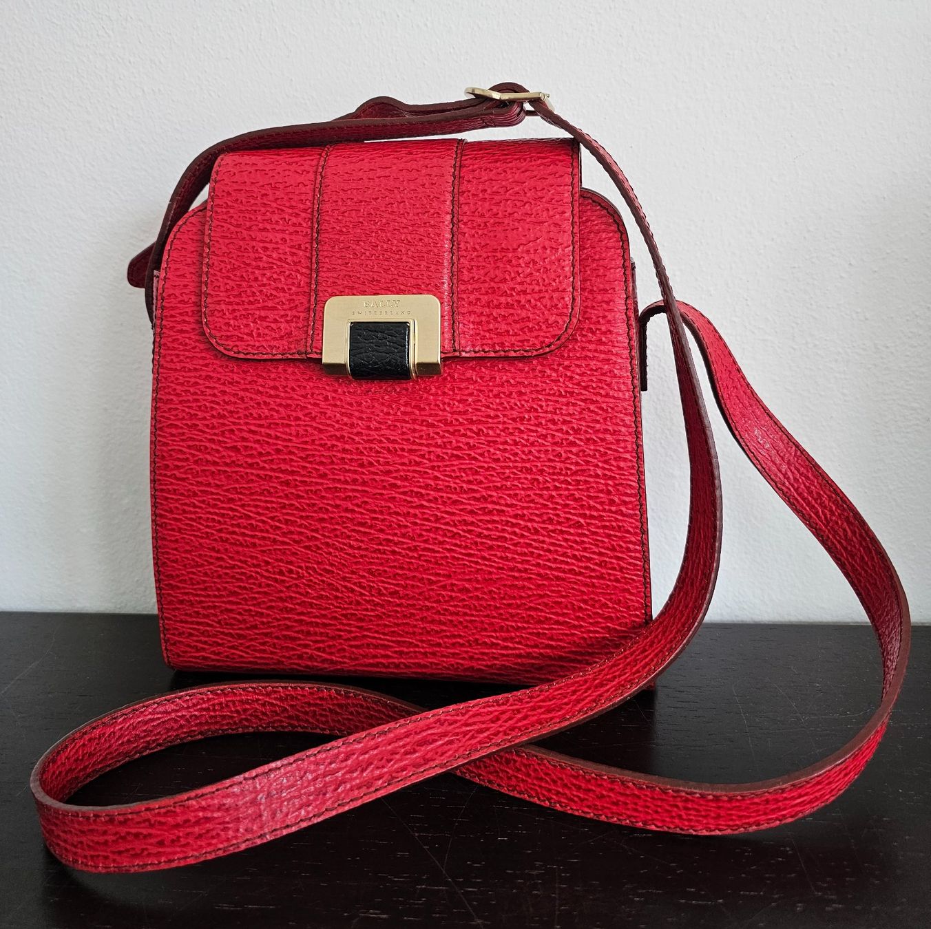Bally Taschen für Damen: NEW Bally Grained Leather Structured Crossbody Bag – Neu (gemäss Beschreibung) aus Origlio von ann_q6qv 9