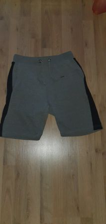 Shorts, Gr. S, ab CHF 1.00!
