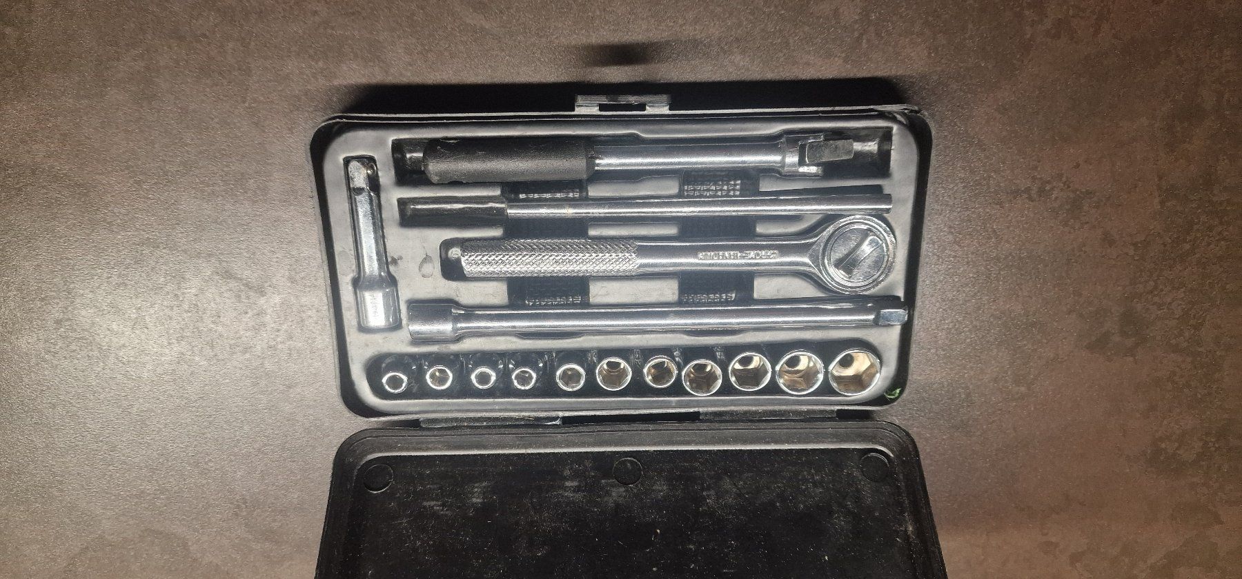 Tous les outils: Boite à outils – D'occasion à Sion par bigornes 2