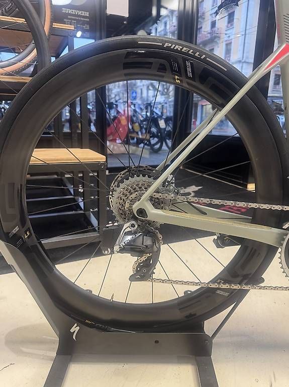 BMC Velos: Bmc Roadmachine 01 - sram Red AXS - t.58 – Gebraucht aus Genève von Alexandredoriel 3