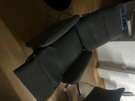 funktionierender elektrischer Sessel