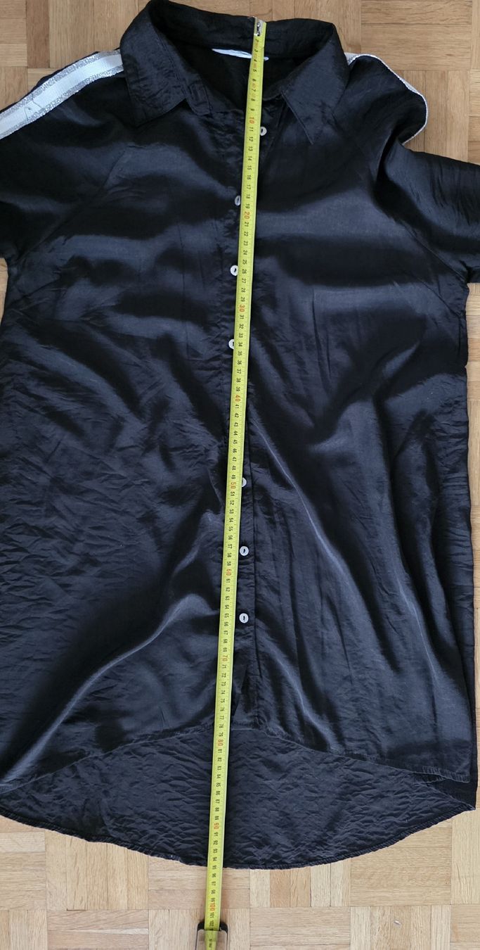 Camicette: Chemise longue noire – Usato da Yverdon-les-Bains venduto da van_dq65 3