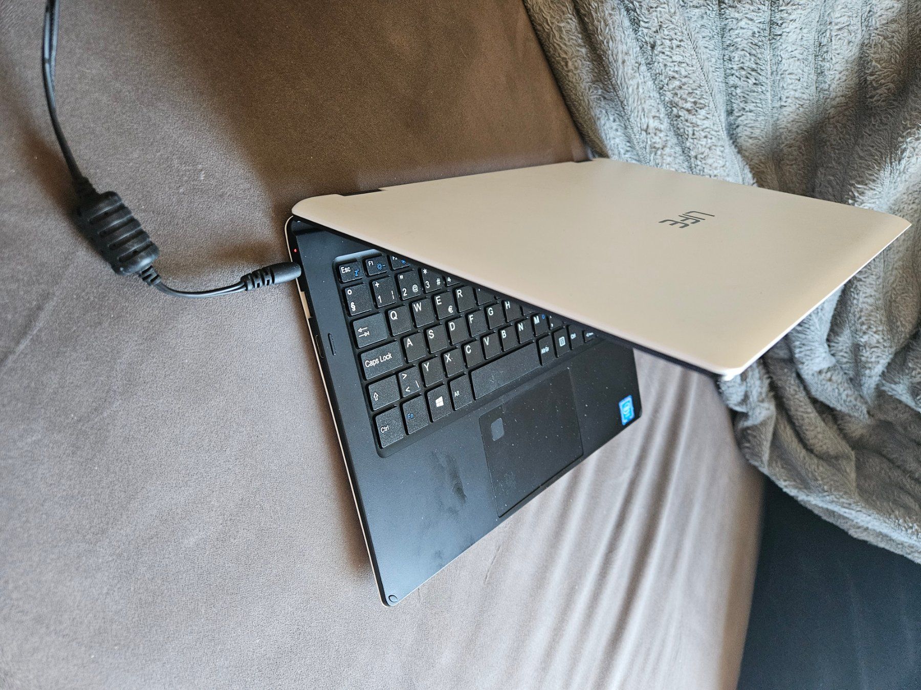 Medion Portables: LIFE Notebook E2227T weiss gebraucht – D'occasion à Rheinfelden par ine_5z6x 2