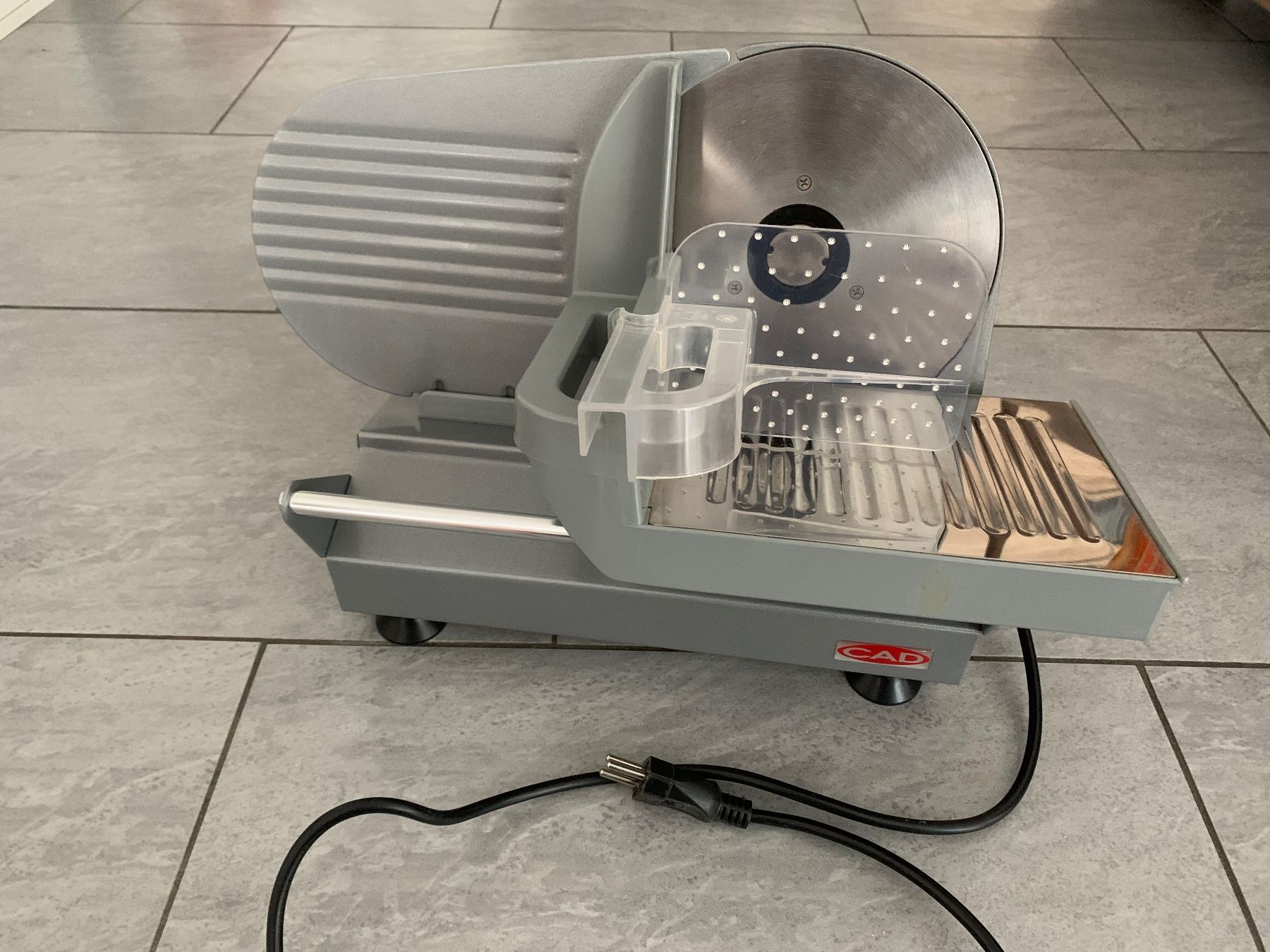 Küchengeräte: Fleisch/Aufschnitt Schneidemaschine - CAD – Gebraucht aus Bülach von  1