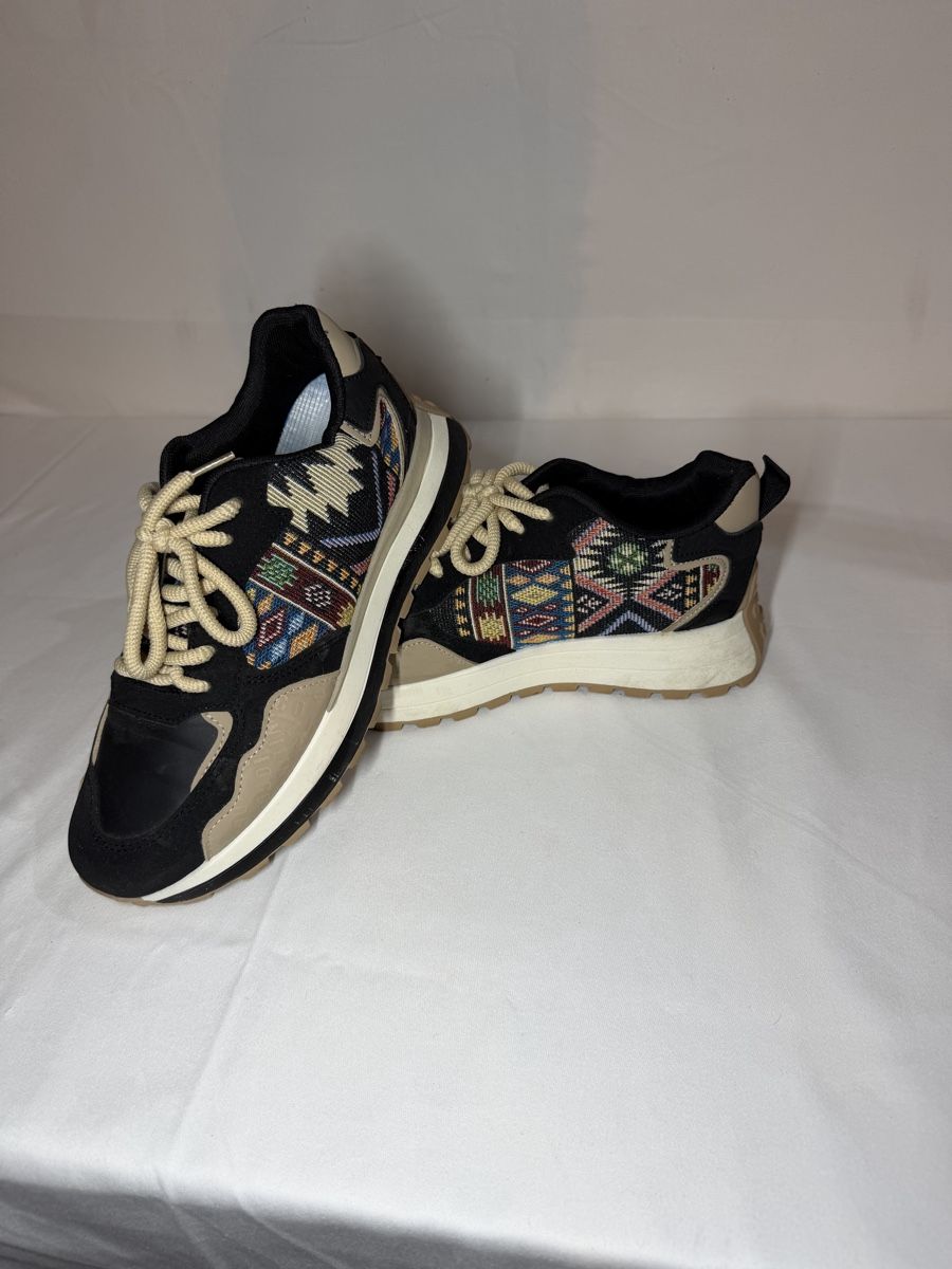 Scarpe da uomo: Sneaker schwarz mehrfarbig Muster  – Usato da Oberwil BL venduto da Hariva