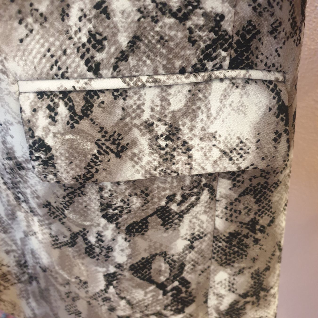 C&A Jacken: Oversize Blazer, Schlangenmuster, schwarz/grau/weiss Gr. 36 – Neu (gemäss Beschreibung) aus Neuendorf von DeSiriA 5