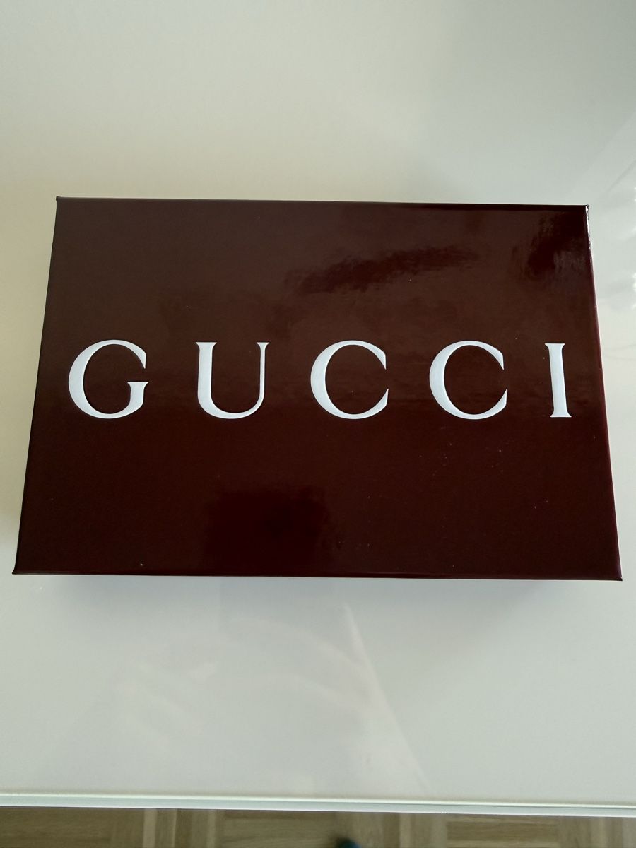 Gucci Cover & Protezioni schermo: Gucci Iphone 16pro Hülle – Nuovo e nell'imballaggio originale da Rheinfelden venduto da Sabjoo84