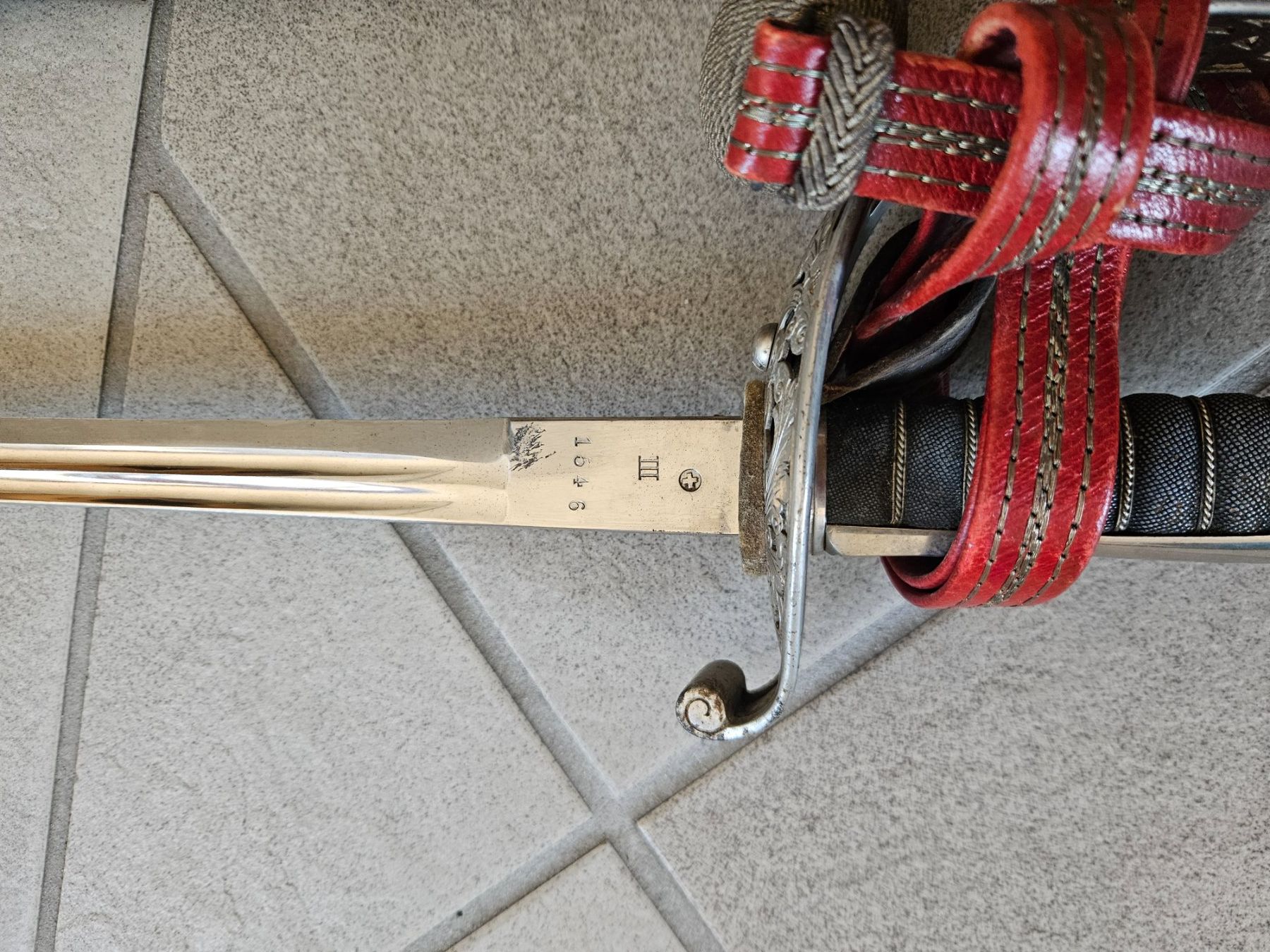 Armes blanches: Offizierssäbel Mod 1899 mit Scheide und Portepee 1901 – D'occasion à Volketswil par Lokitier 2