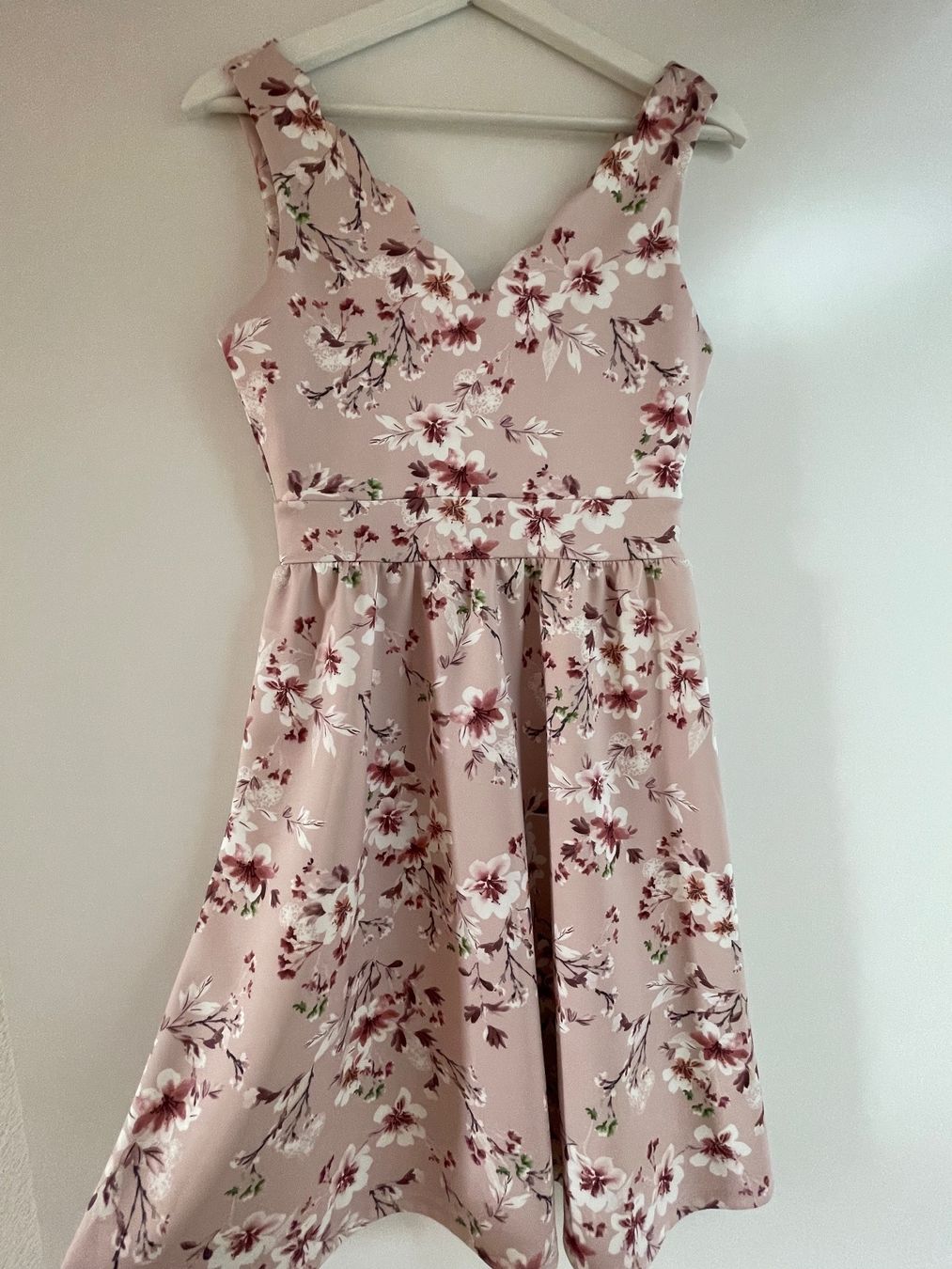 Kleider: Sommerkleid rosa geblümt, Grösse S – Neu (gemäss Beschreibung) aus Nidau von sve_2thh 1