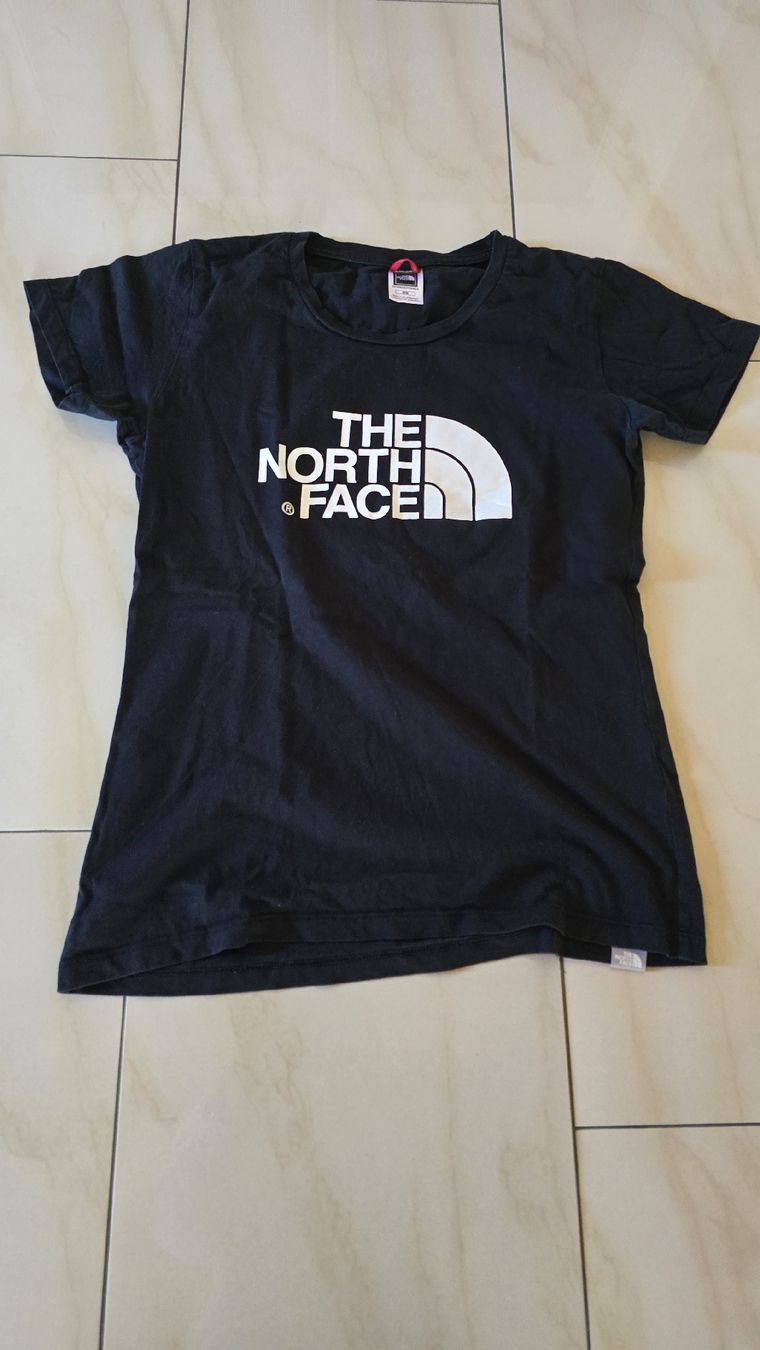 North Face T-shirt: The Northfaceshirt Gr M – Nuovo (secondo la descrizione) da Grosswangen venduto da DenChey