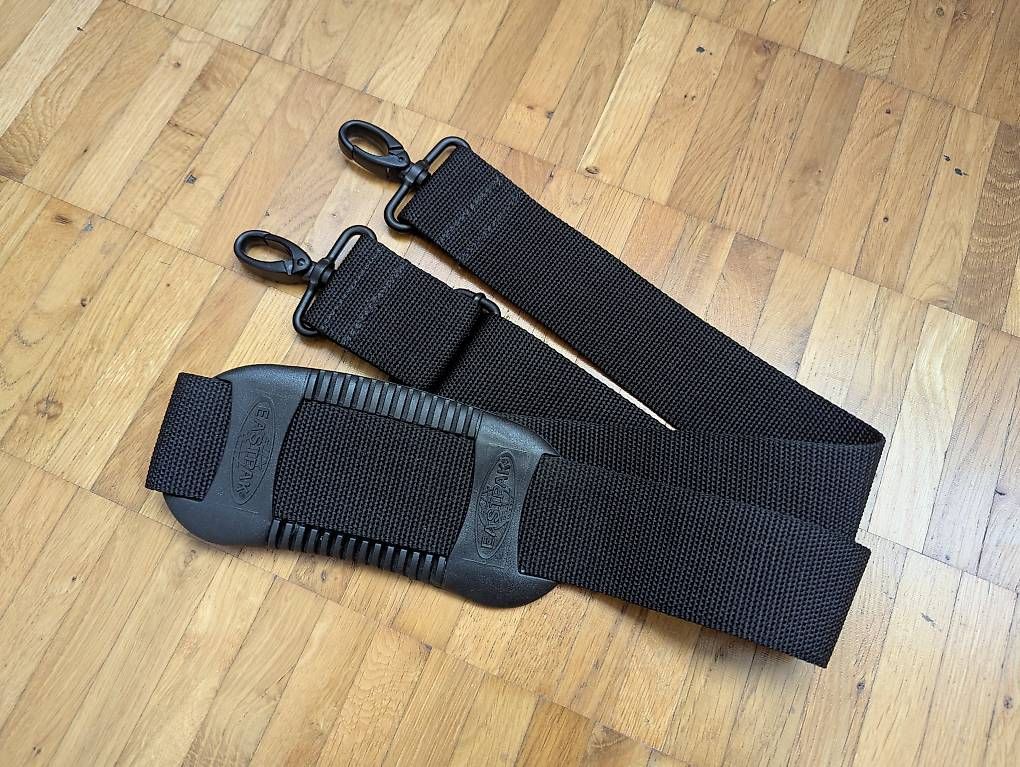 Altri Accessori: Eastpak Tragegurt – Usato da Kreuzlingen venduto da misfit777