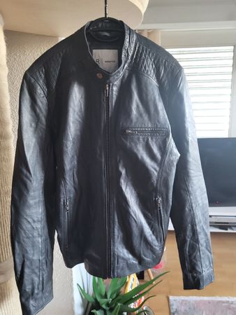 Schicke Essential Lederjacke, Grösse L, Top Zustand!